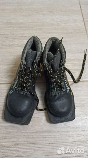 Лыжные ботинки детские 32 размер