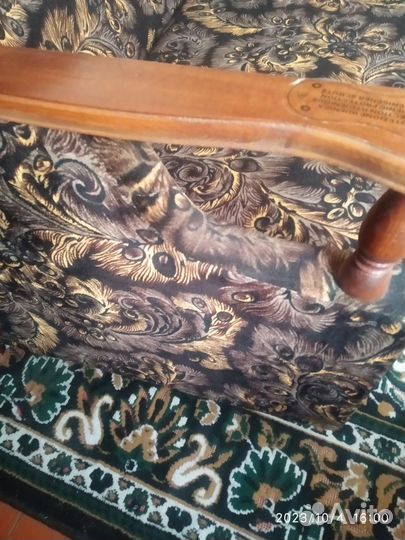 Диван прямой бу.2м