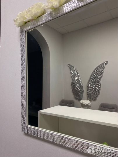 Зеркало в рамке