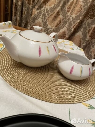 Набор тарелок, чайная пара