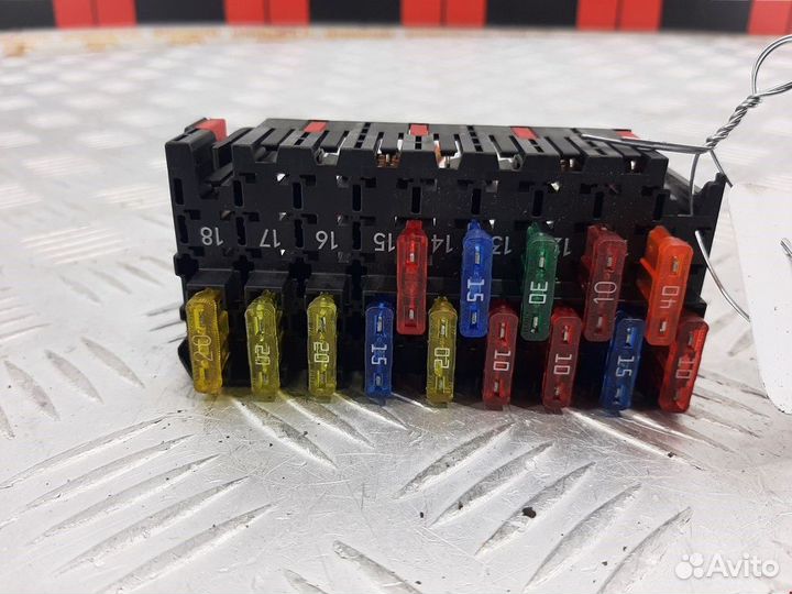 Блок предохранителей Mercedes-Benz E-Класс