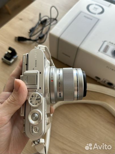 Olympus pen e pl8 + 2 объектива (кит и портрет)