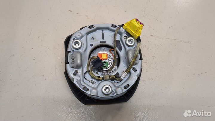 Подушка безопасности водителя Audi A8 (D3)