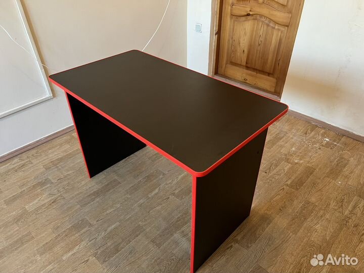 Стол игровой компьютерный новый