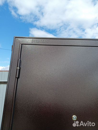 Дверь входная металлическая