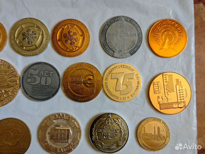 Настольная медаль