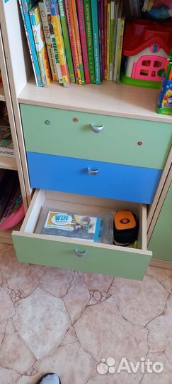 Стеллаж в детскую