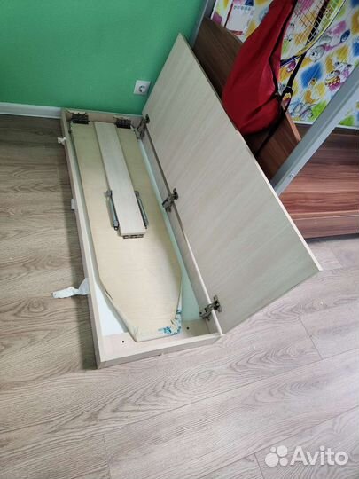 Встроенная гладильная доска с зеркалом