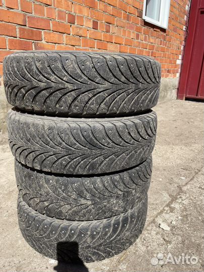 Sava Eskimo Stud 175/65 R14