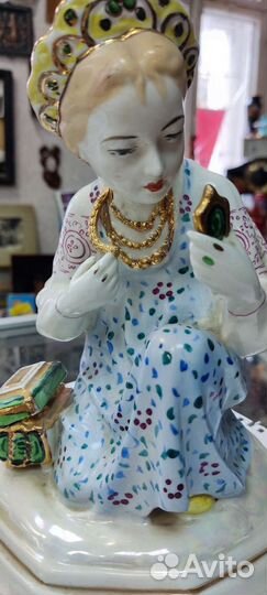 Статуэтка Малахитовая шкатулка-Алёнушка