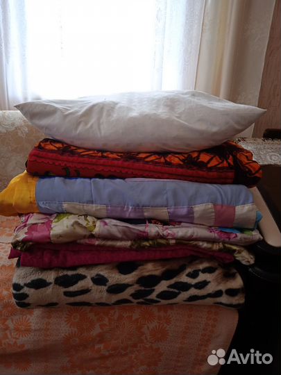 Плед, одеяла, подушки