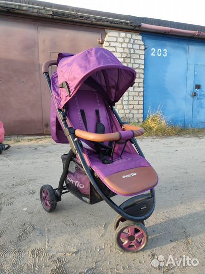 Прогулочная коляска трость