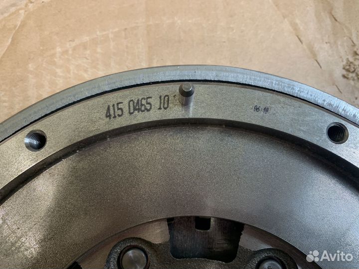 Двухмассовый маховик LuK 415046510 - Новый