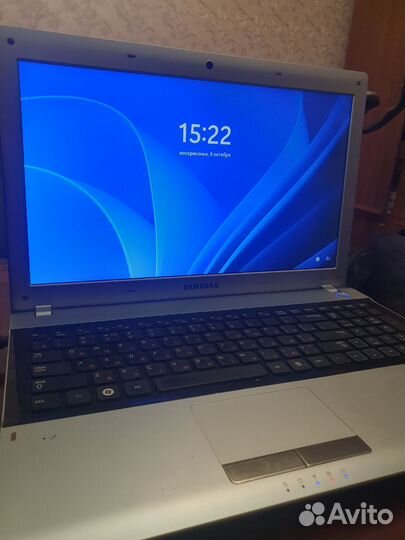 Ноутбук Samsung RV520 с ярким экраном