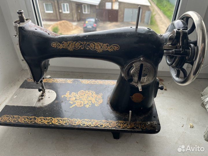 Швейная машина