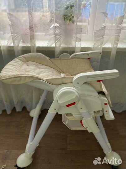 Детский стульчик для кормления