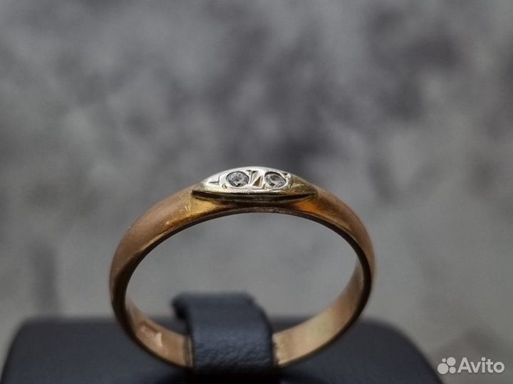 Золотое кольцо 585 пробы массой 2.5 грамма (Р17.5)