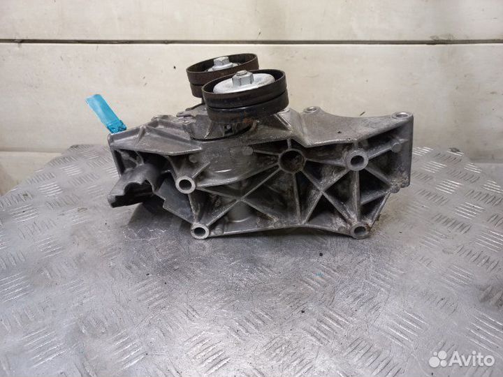 Кронштейн генератора Volkswagen Golf 4 1.4 AHW