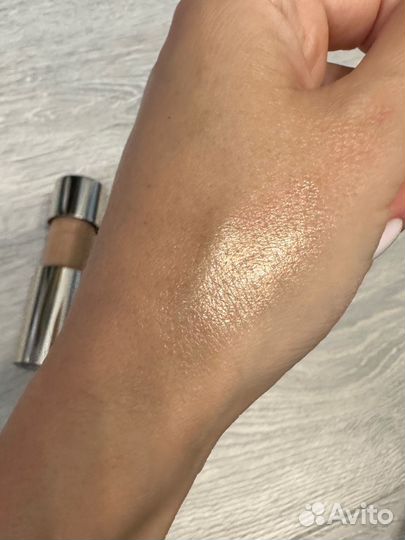 Estee lauder жидкий хайлайтер