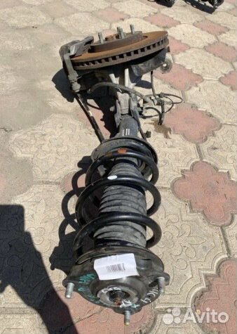 Lexus NX Стойка амортизатора (2014-2022)