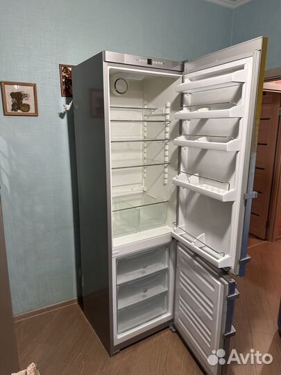 Холодильник liebherr