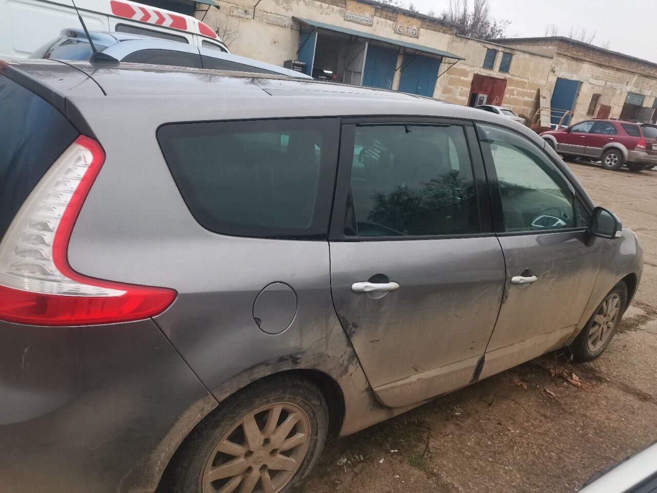Renault Grand Scenic: фото владельца