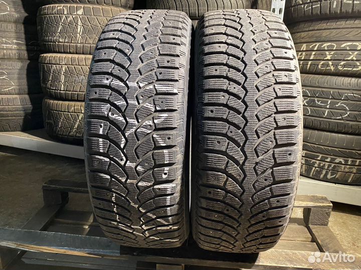 Bridgestone Blizzak Spike-01 235/65 R17 108T