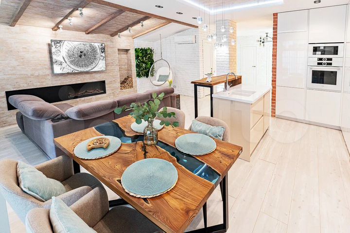 3-к. квартира, 110 м², 3/17 эт.