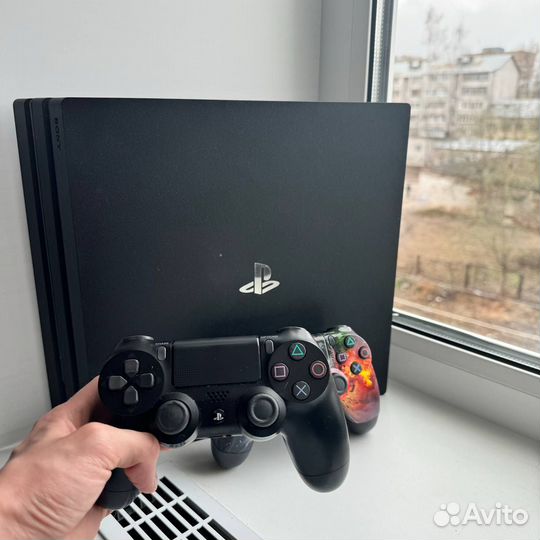 Sony Playstation 4 / PRO 3 rev. / 1000GB + игры