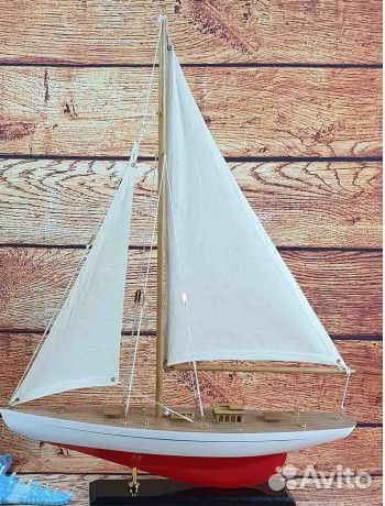 Новая модель парусной яхты (сборная, из дерева)