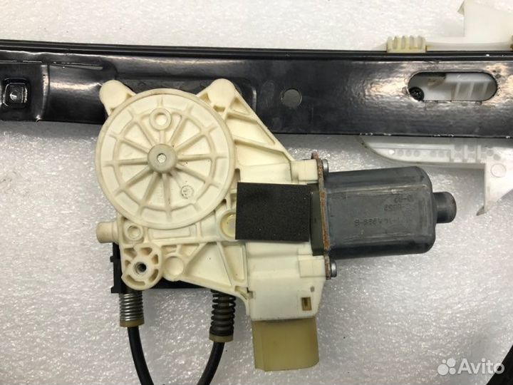 Стеклоподъемник задний правый Ford Mondeo седан