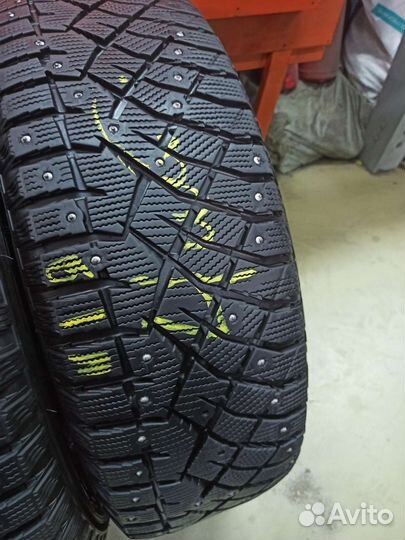 Nitto Therma Spike 235/65 R17 108T