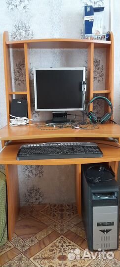 Компьютер системный блок,монитор,наушники,камера