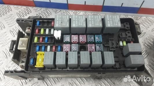 Блок предохранителей KIA sorento 1 (1BR06M101)