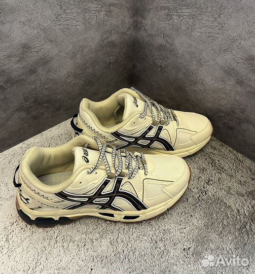 Кроссовки asics