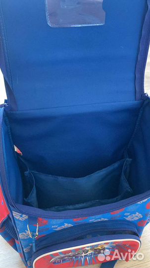 Школьный рюкзак с ортопедической спинкой