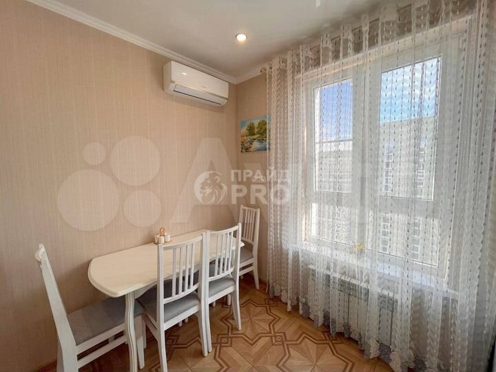 2-к. квартира, 58 м², 8/8 эт.