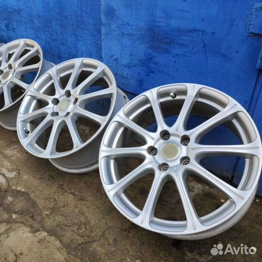 Bridgestone Vaggio R18; 114.3X5; 7.0J; +42