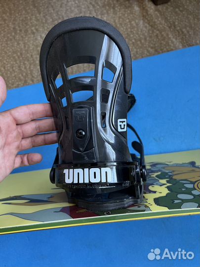 Сноуборд с креплениями + ботинки