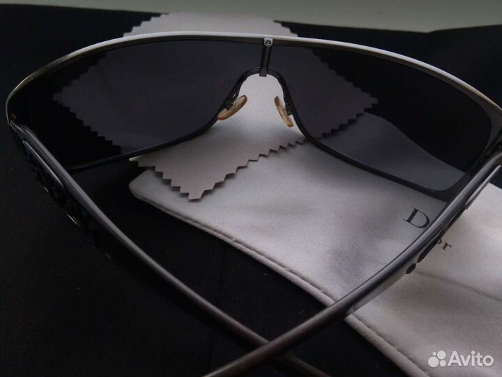 Солнцезащитные очки от дома Dior