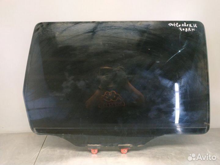 Стекло двери заднее правое Mitsubishi Outlander Xl