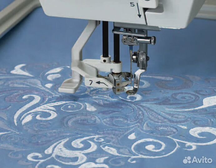 Вышивальная машина Elna eXpressive 830L