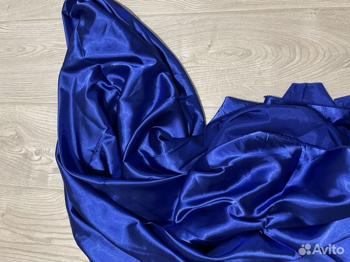 Отрез ткани шелк