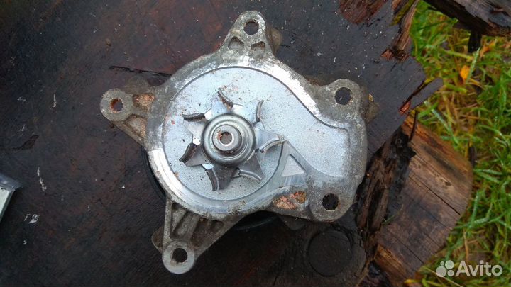 Помпа Тойота Авенсис Т27