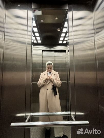 Пальто розовое