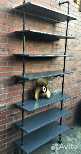 Полки настенные из дерева и труб