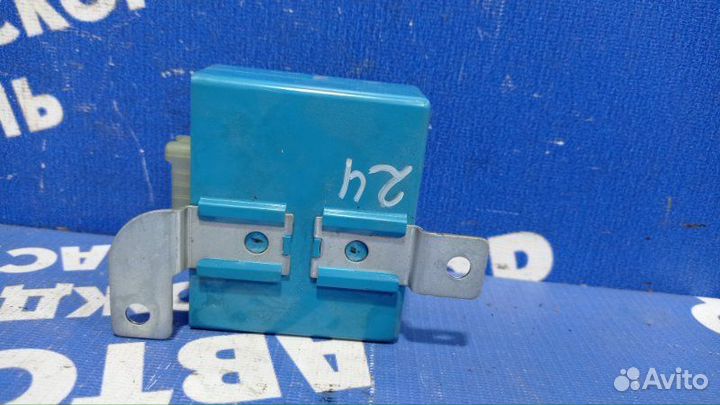 Блок управления антенной Mitsubishi Pajero 2