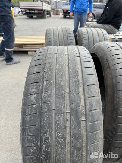 Michelin Pilot Sport 4 S 285/40 R23 и 325/35 R23 115Y