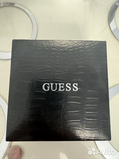 Наручные часы Guess