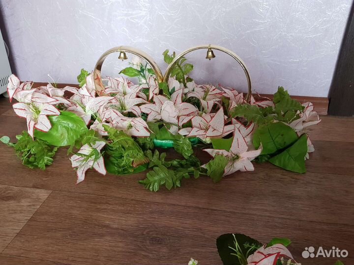 Свадебное украшение на машину